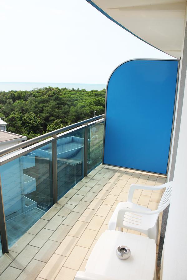 Hotel Cristallo Lignano Sabbiadoro Exterior foto
